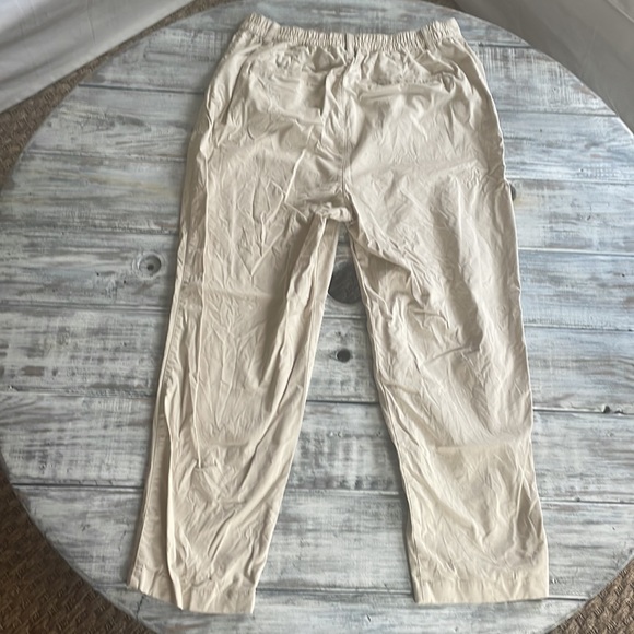 As new, GAP khaki pleated cotton chinos, size 14 - Picture 4 of 4